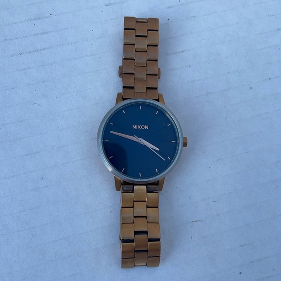 NIXON Kensington Watch - Picture 1 of 3